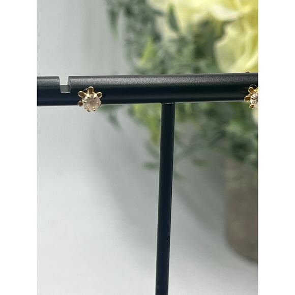 Yellow Gold 14K light Citrine Quartz 3mm Buttercup Flower Stud Earrings‎ - Picture 11 of 12